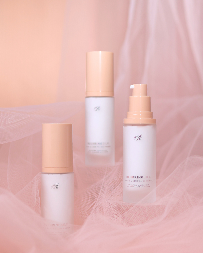 
                  
                    Blurring Silk Primer
                  
                 