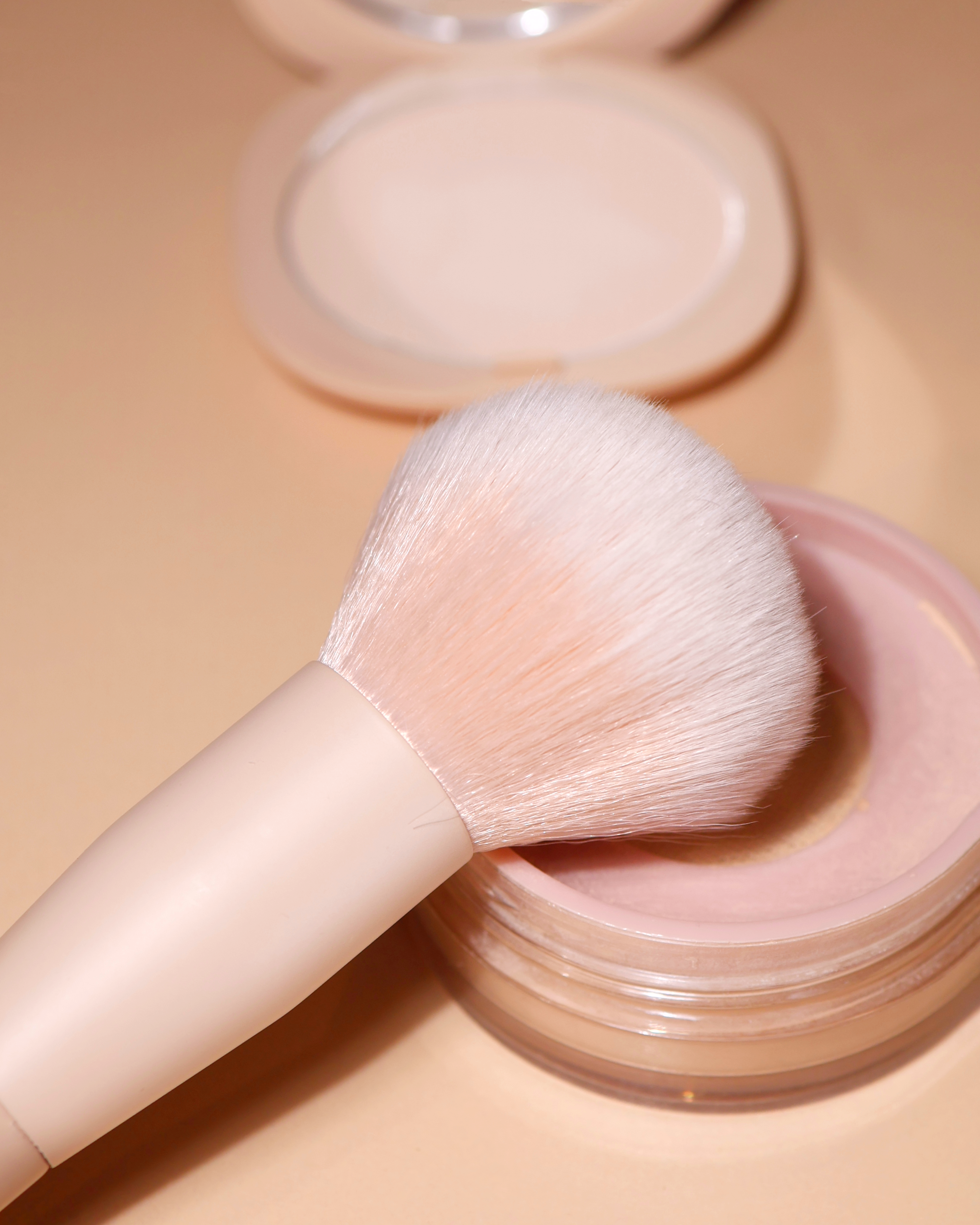 
                  
                    Luxe Blurring Powder Brush
                  
                