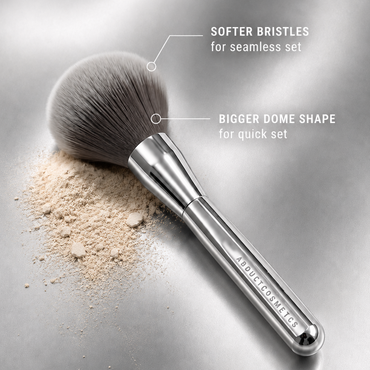 [UPGRADED] Luxe Blurring Powder Brush